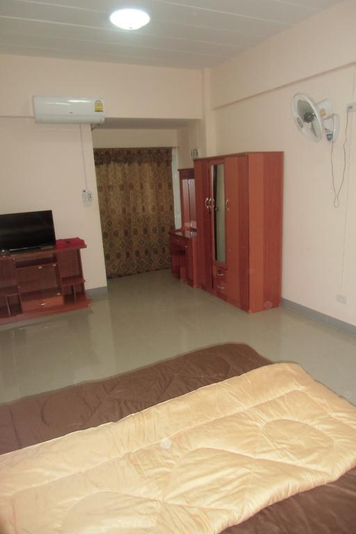 Chanaporn Place Guest house *