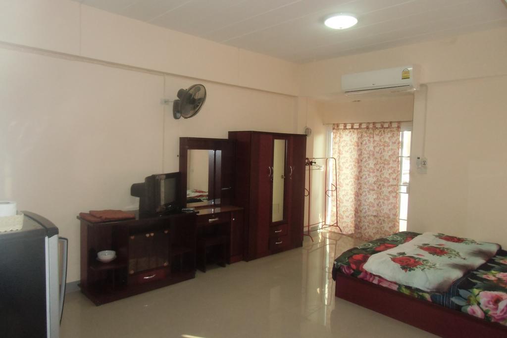 Chanaporn Place Guest house *