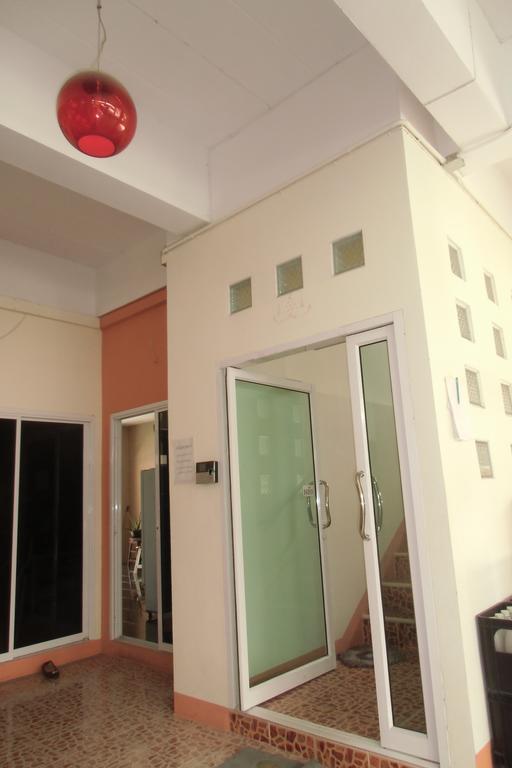Guest house Chanaporn Place *
