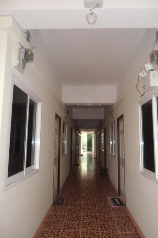 Chanaporn Place Guest house *