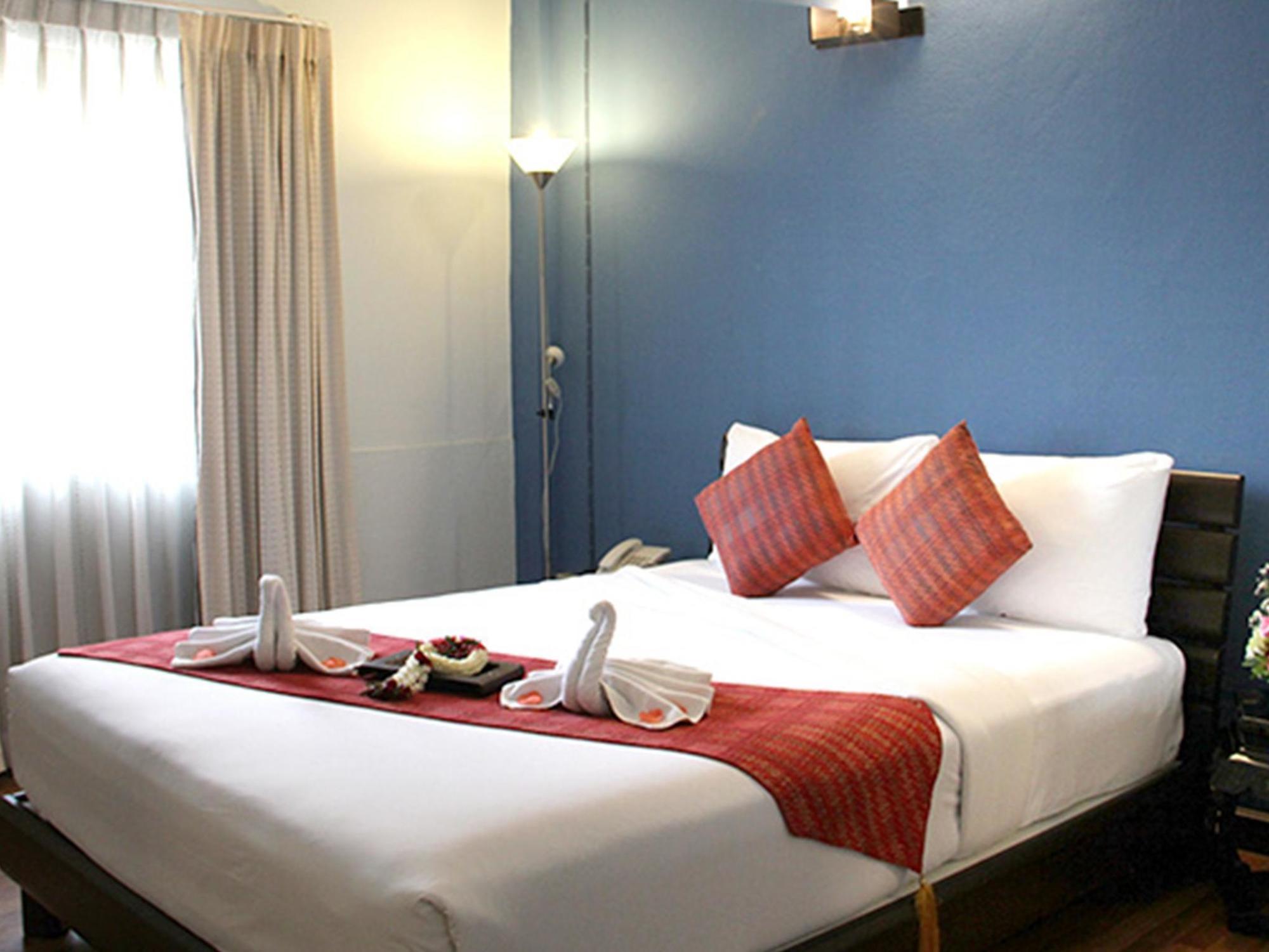 Hotel Maninarakorn 4*