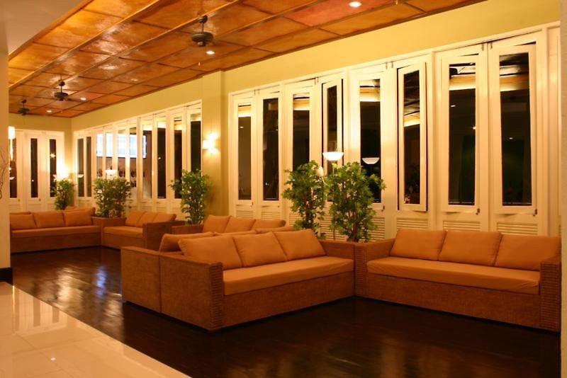 B2 Premier & Hotel
