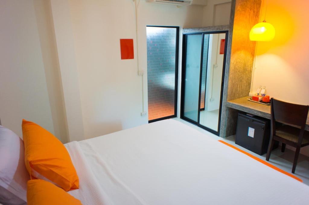 7 Days Hotel