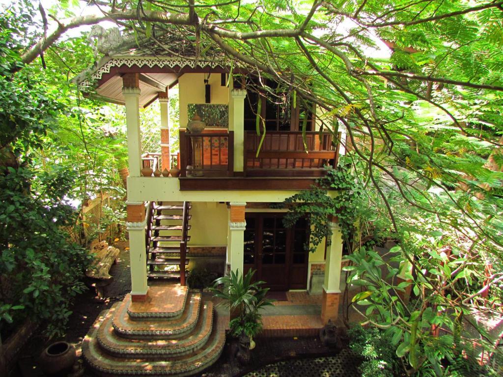 Guest house Santitham 2*