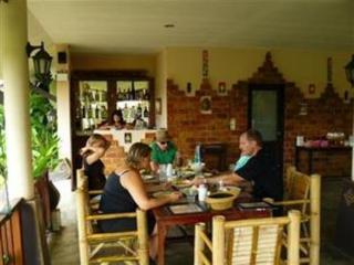 The Oriental Village & Mountain Veiw Hotel 2*