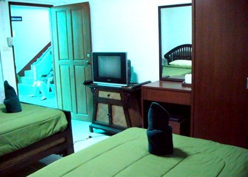 Junior House Hostel