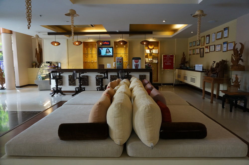 Hotel Maninarakorn 4*