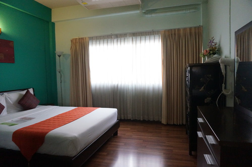 Hotel Maninarakorn