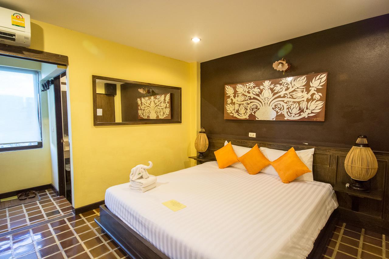Cm Night Bazaar Boutique Hotel 3*