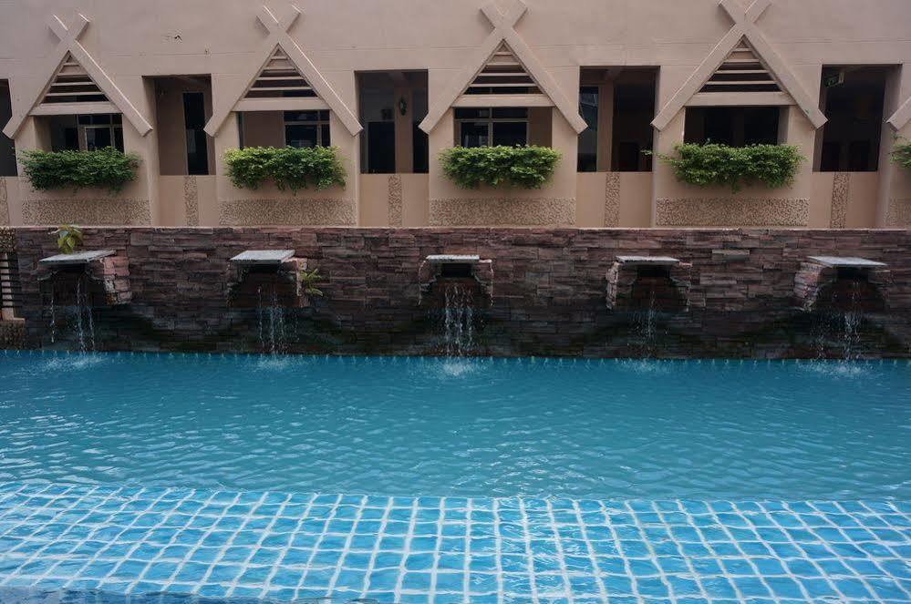 Hotel Maninarakorn Chiang Mai