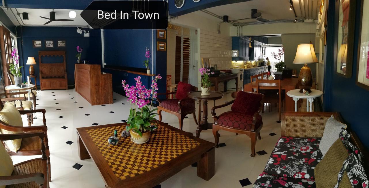 Bed In Town Hostel *