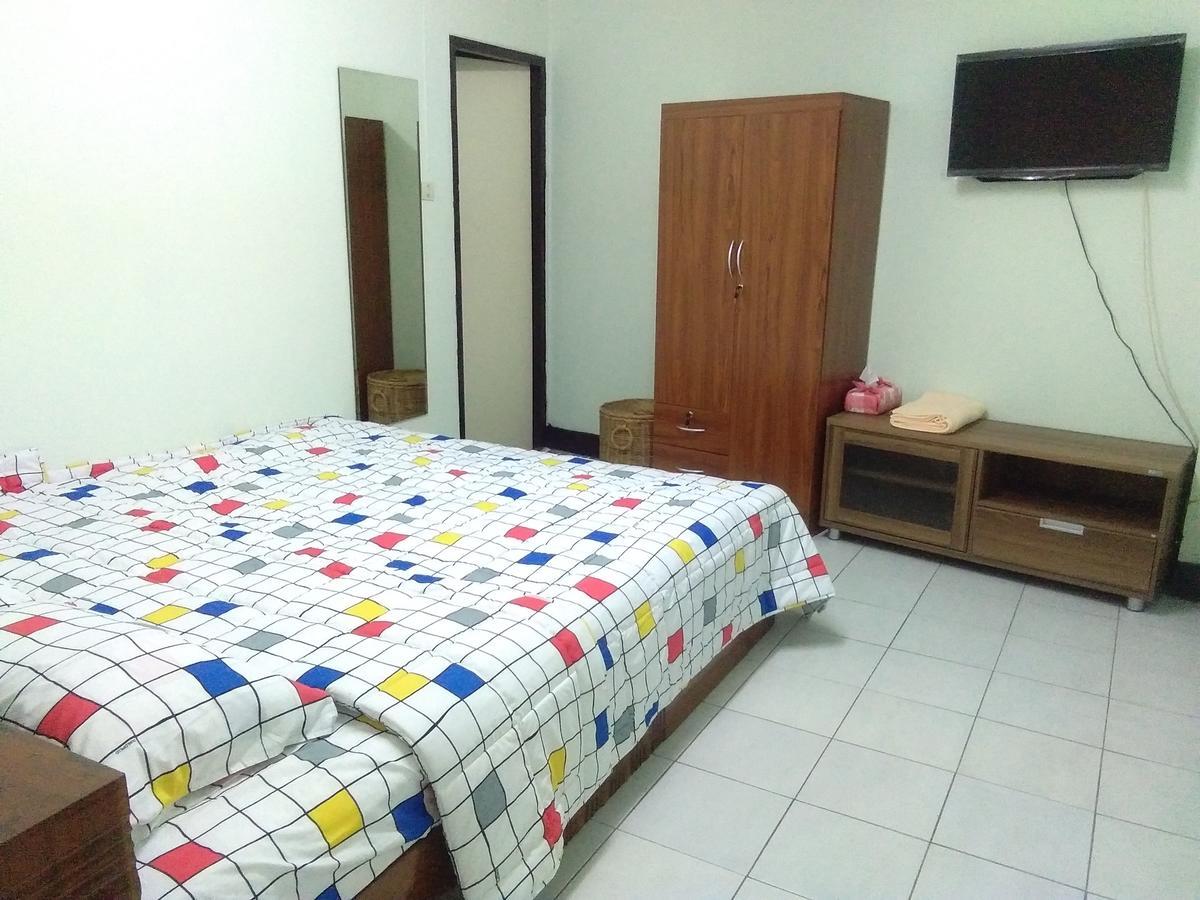 Ban Pongphan Apartment *