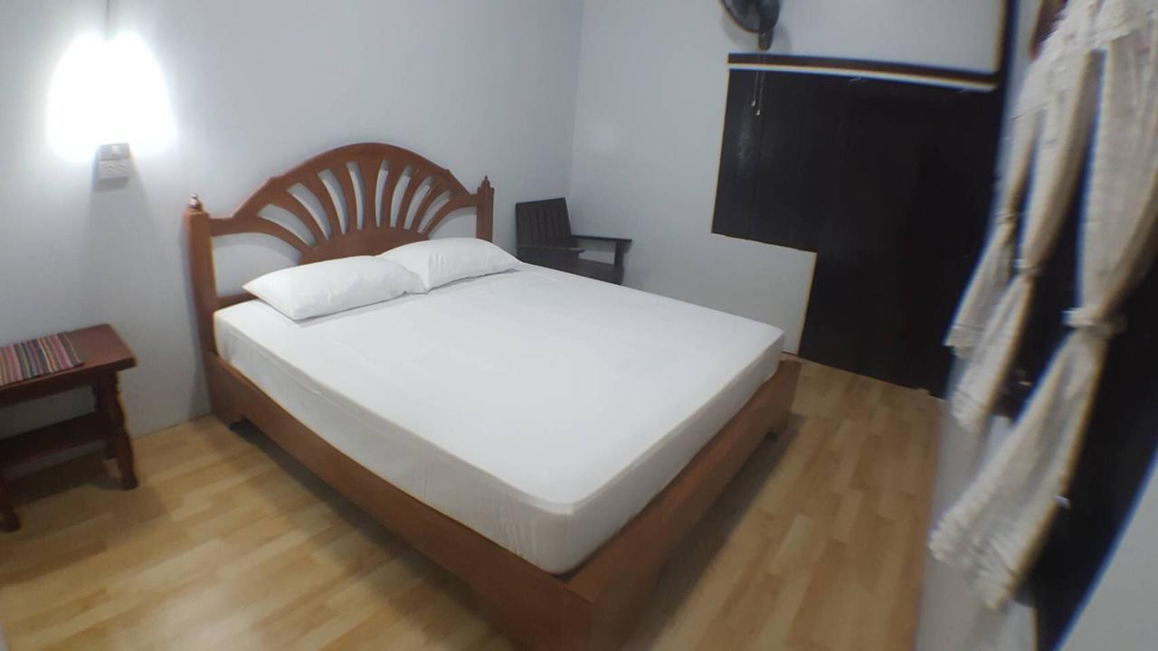 Baan Janrapee Homestay *
