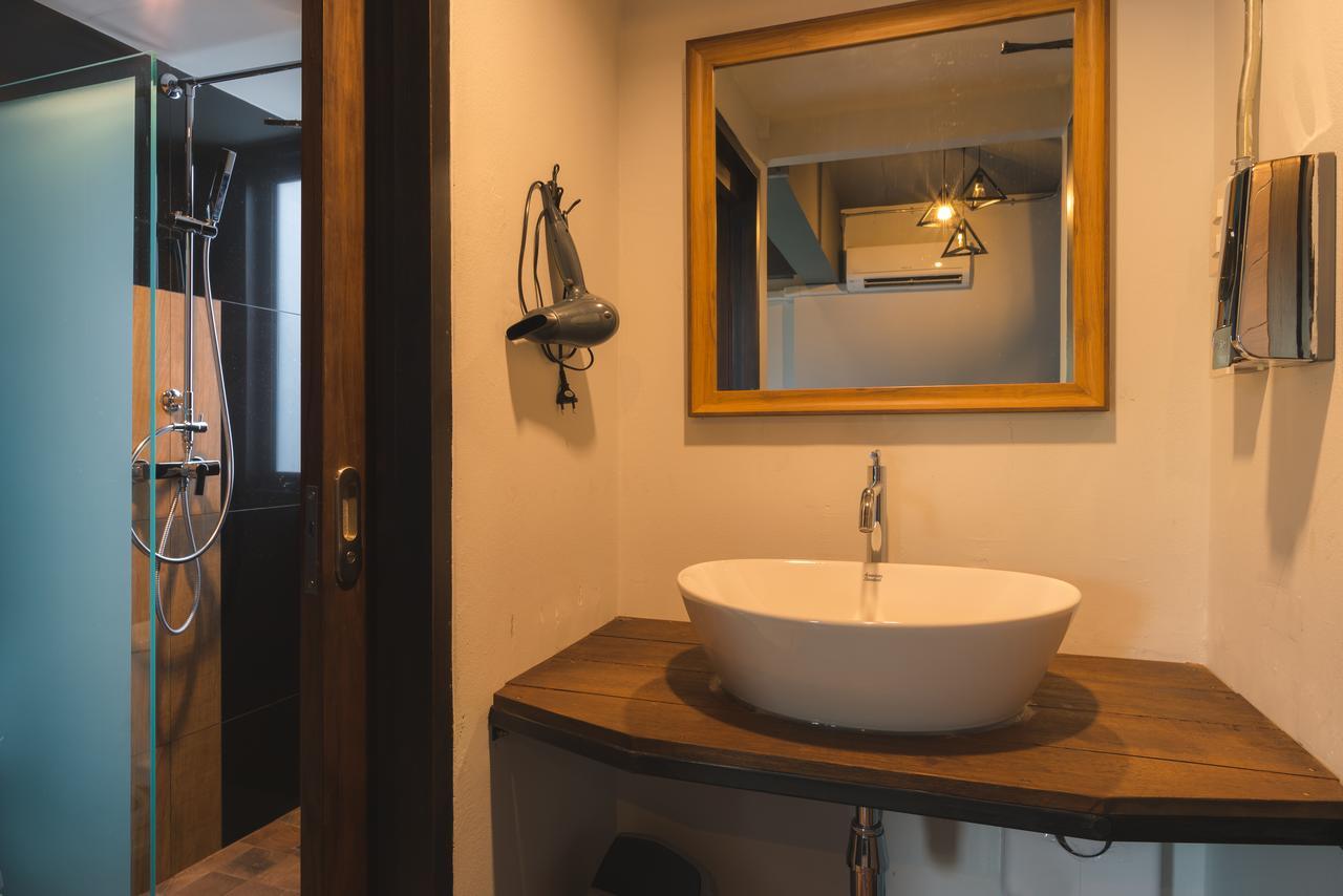 33 Poshtel (adults Only) Hotel