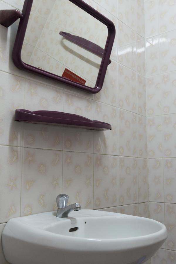 Junior House Hostel *