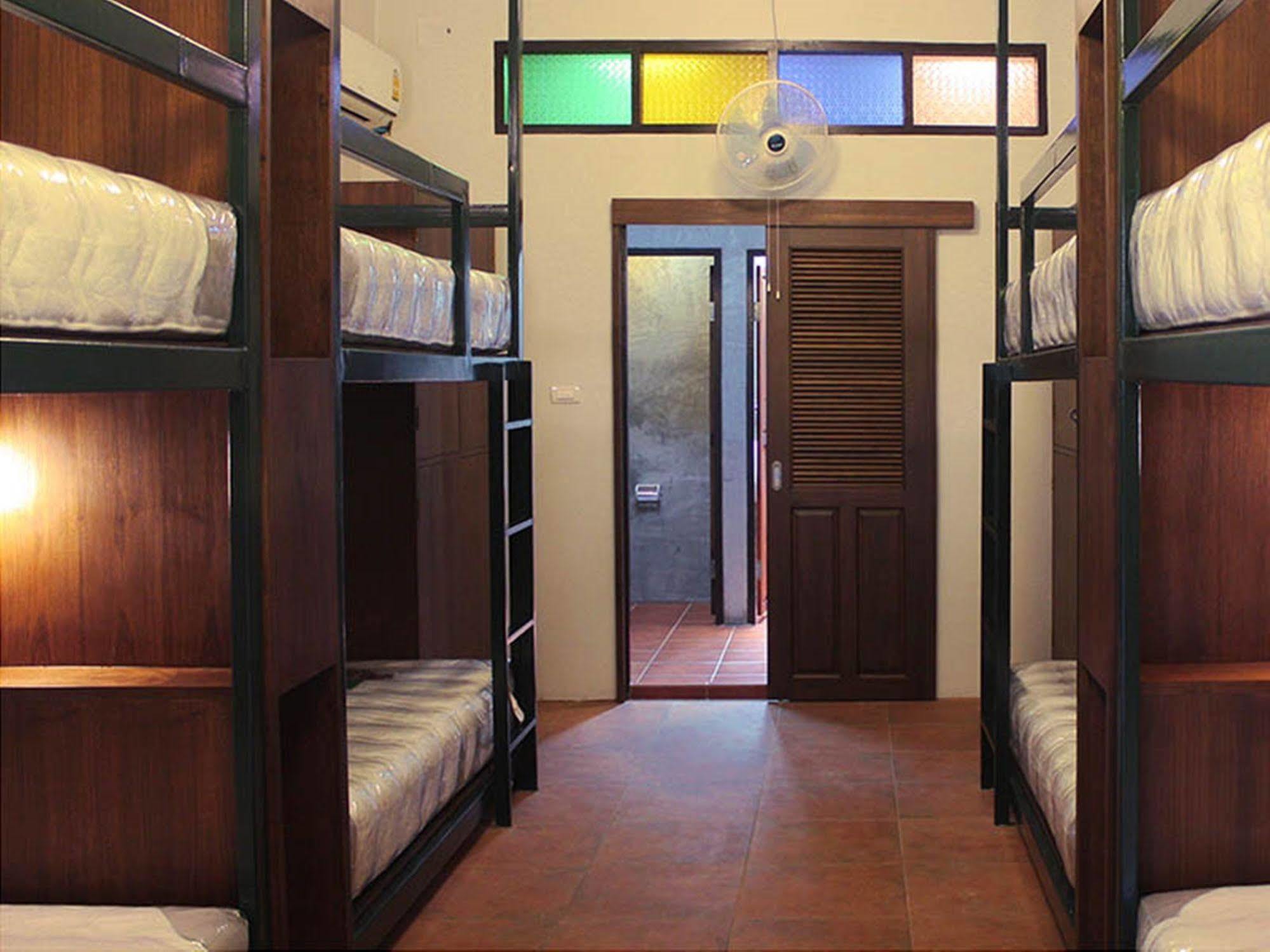 Tiger House Penginapan