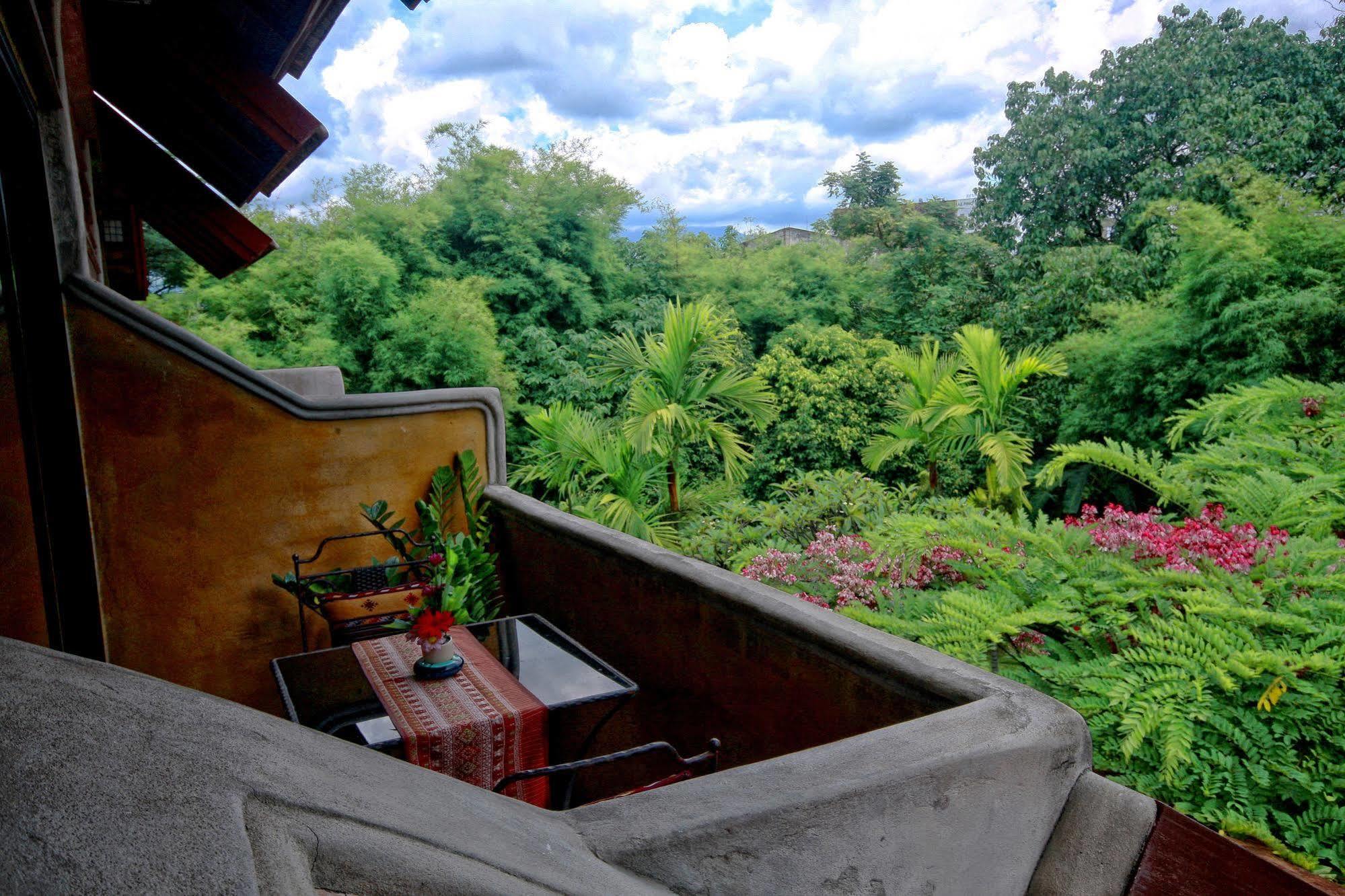 Yaang Village 4*