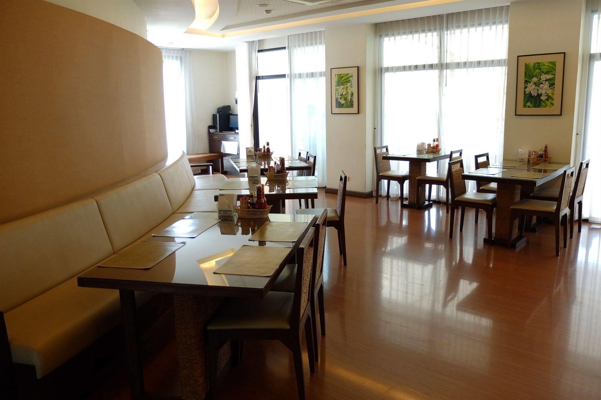 Aparthotel The Grand Napat 4*