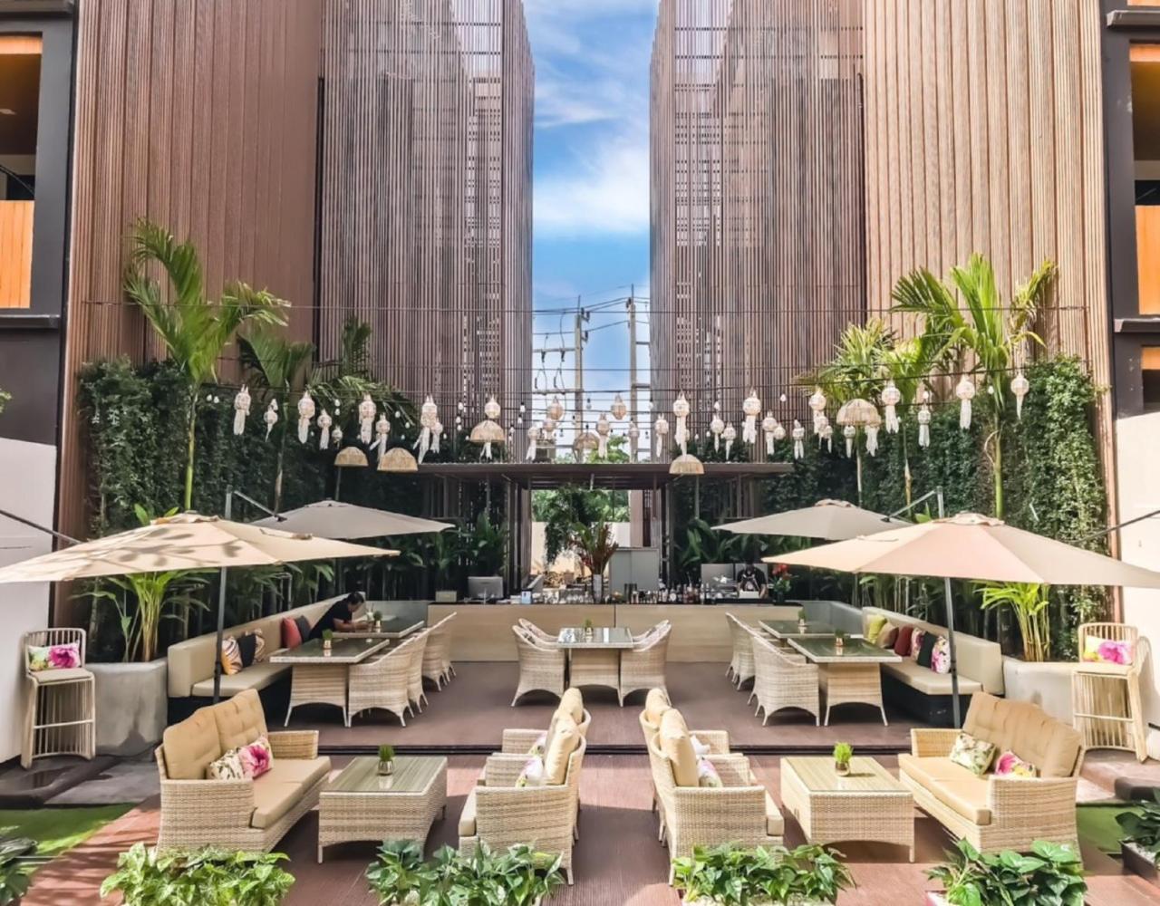 Hotel Pool 4*