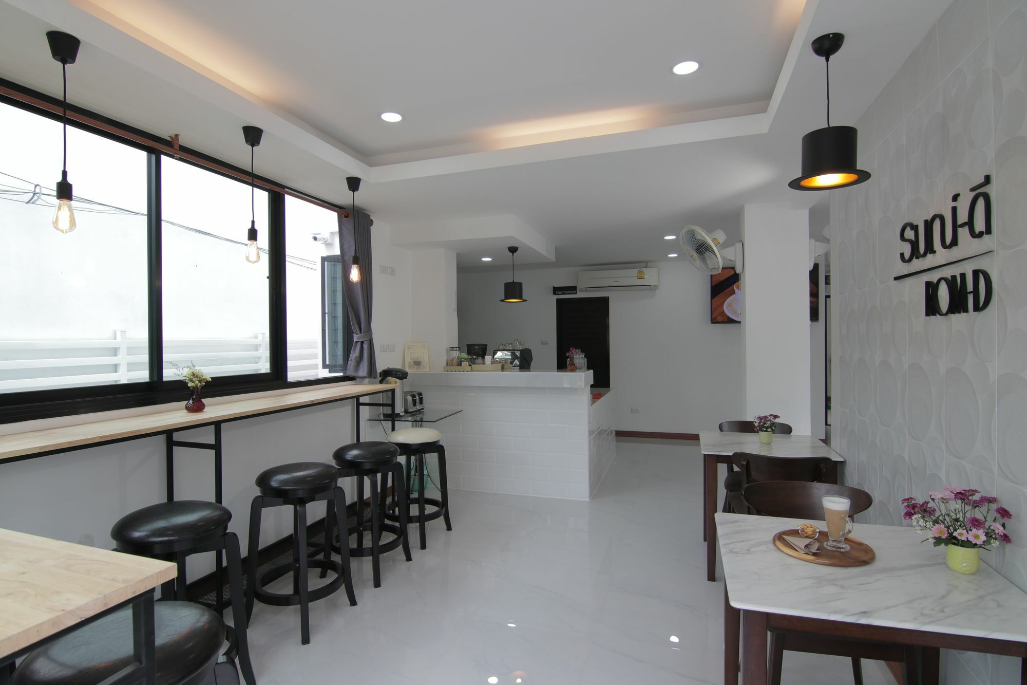 Gusto House 3*