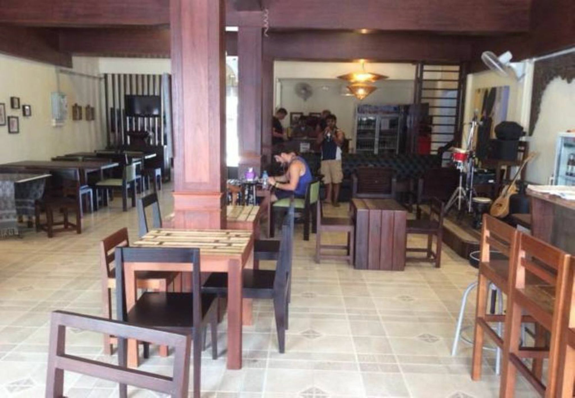 Thapae Backpackers (adults Only)