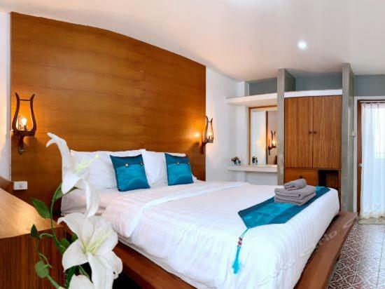 Aparthotel Chula *