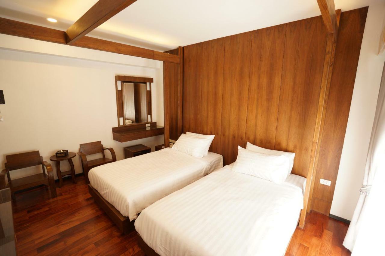 Anika Boutique 3*