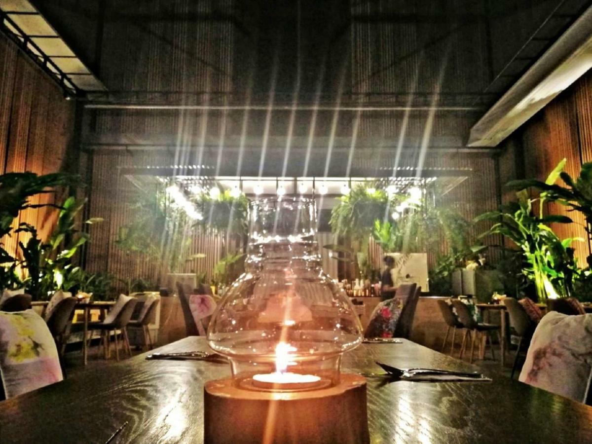 Pool Hotel