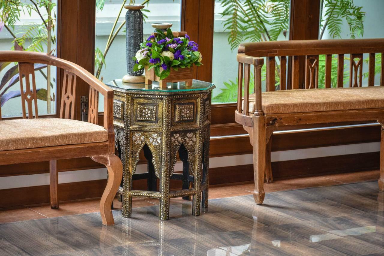 White Boutique And 4* Chiang Mai