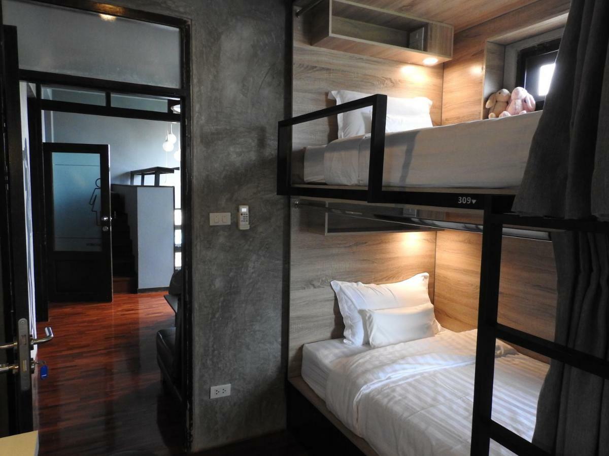 To Bed Poshtel Hostel