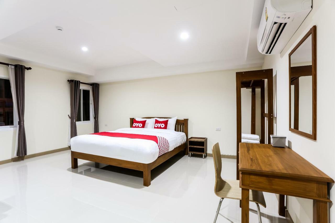 Canary House Rachawong คานารี่ เฮ้าส์ ราชวงศ์ Hotel