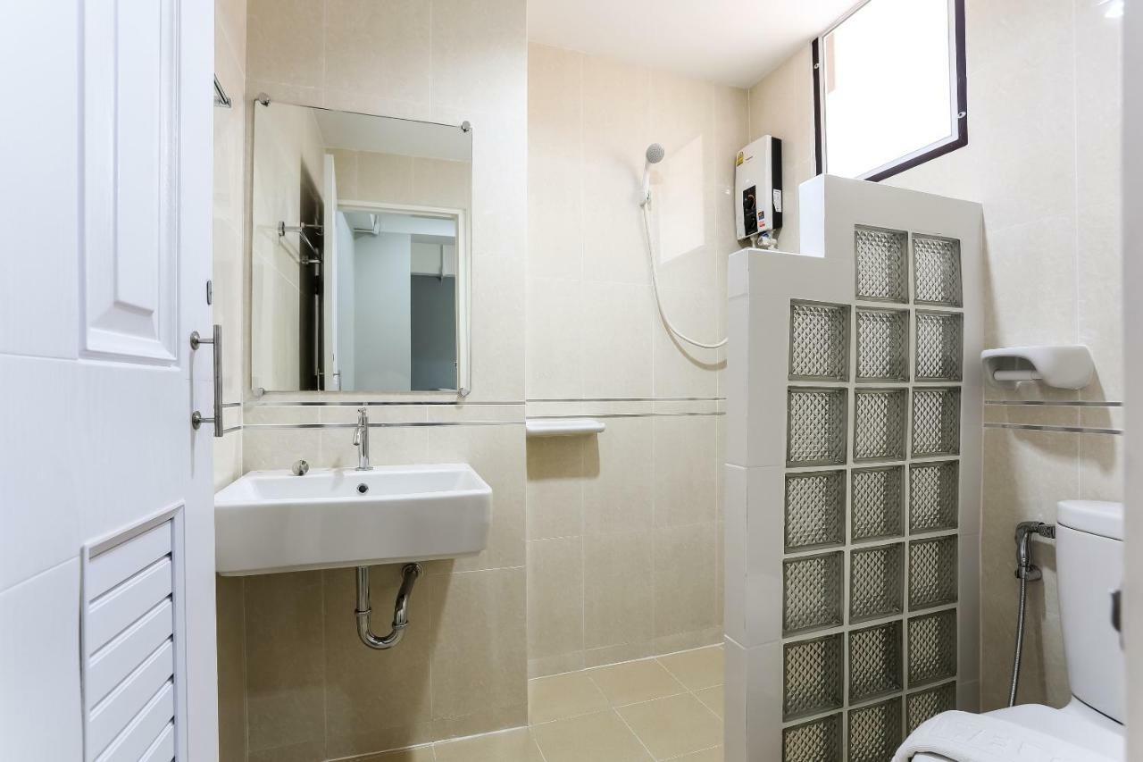 Canary House Rachawong คานารี่ เฮ้าส์ ราชวงศ์ Hotel 3*