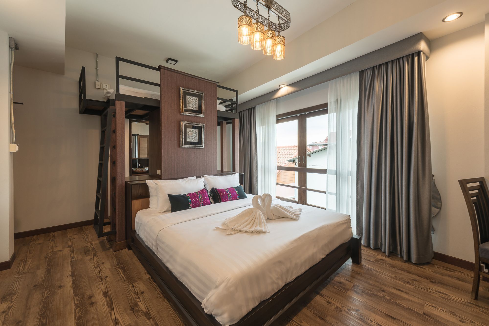 33 Poshtel (adults Only)