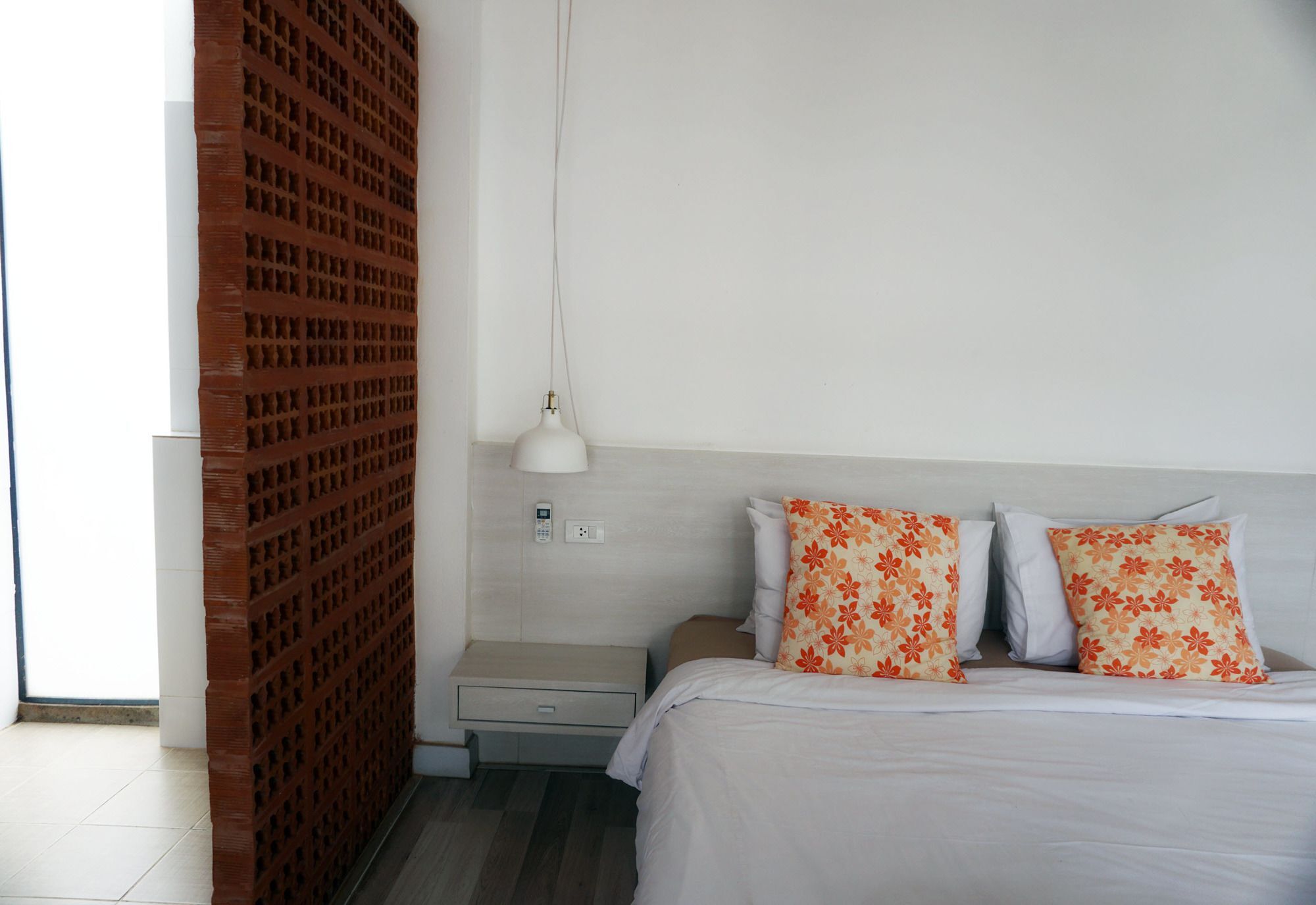 202 House Hotel