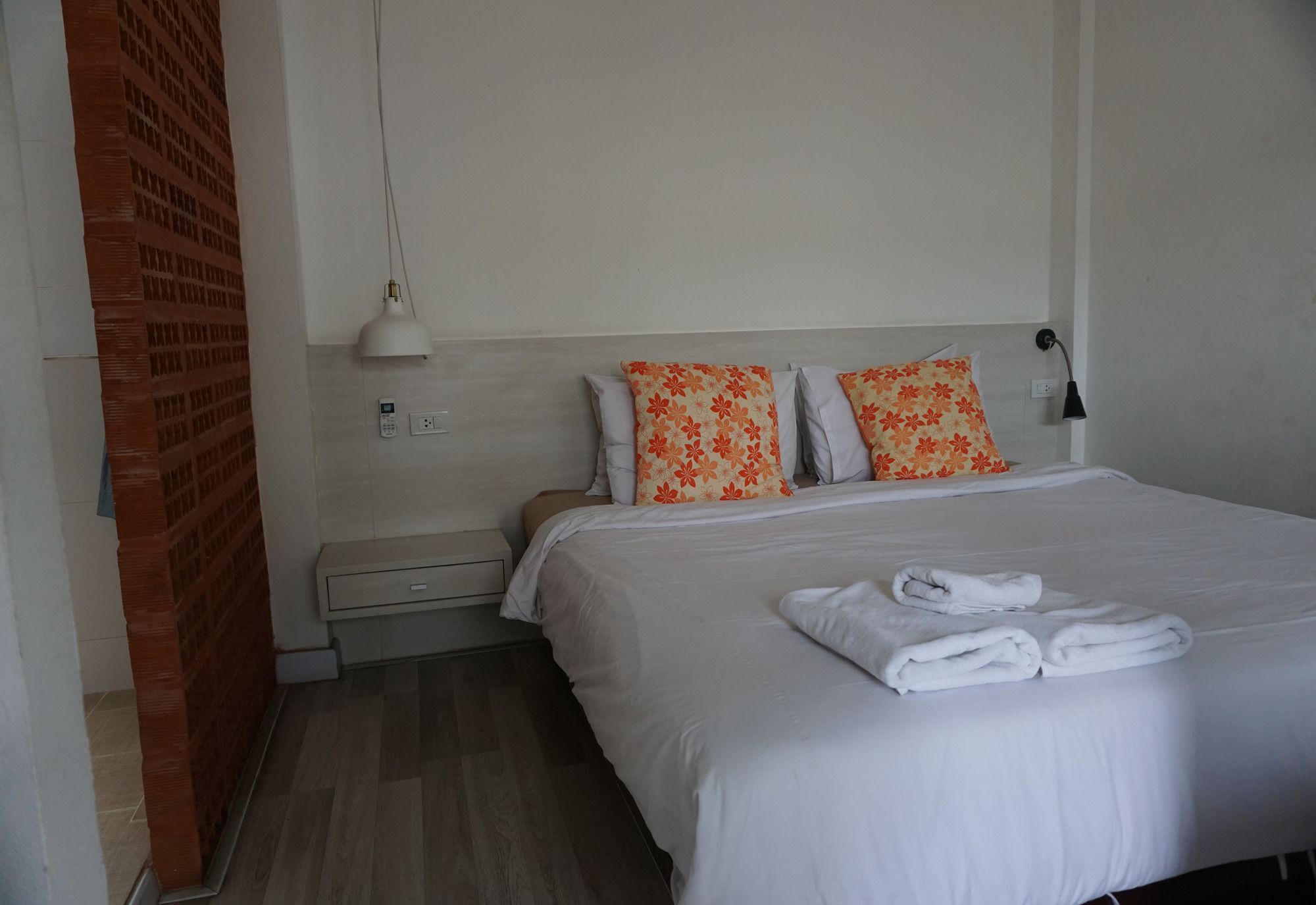 202 House Hotel