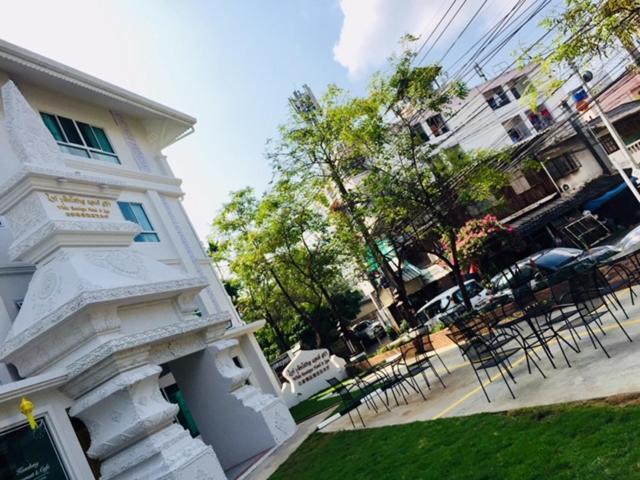 White Boutique And 4* Chiang Mai