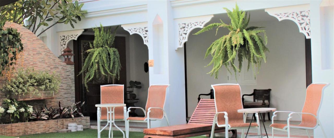 Hotel White Boutique And