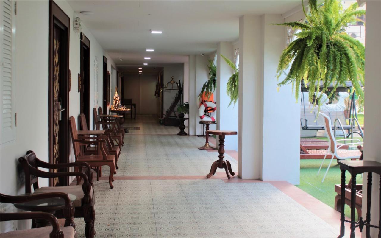 Hotel White Boutique And 4*